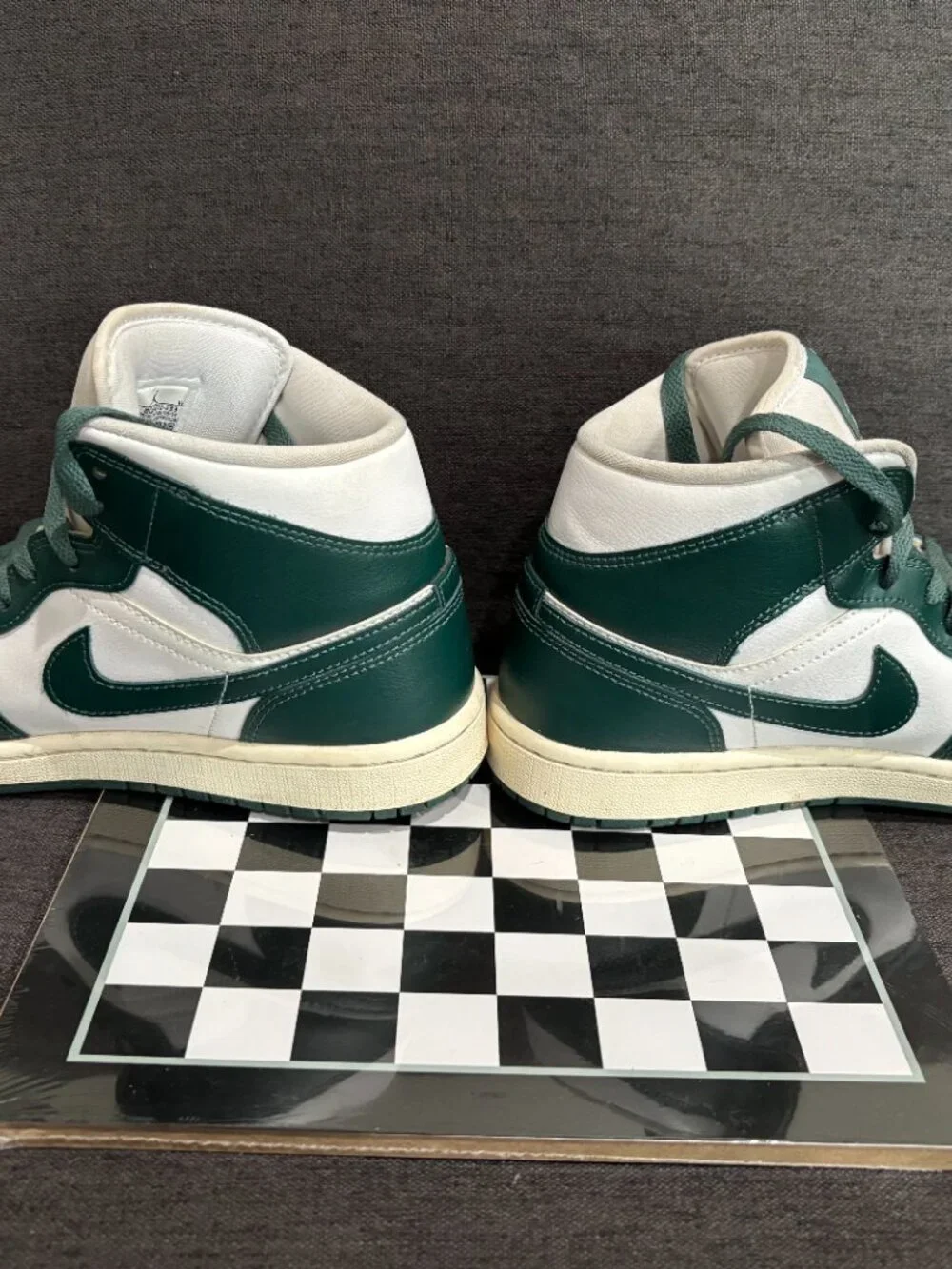 Nike Air Jordan 1 Women Mid-sneaker with two-tone white and dark green leather S